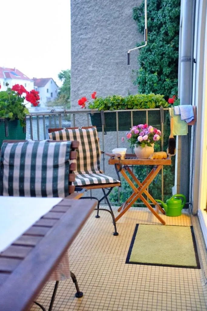 Daire Altbauapartment Am Stadtpark Mit Uhrturmblick Graz
